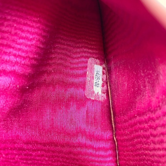 ❌SOLD❌ Chanel Pink Caviar Leather Kisslock Wallet - Picture 14 of 14